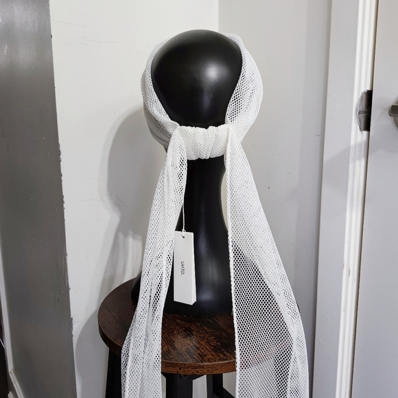 White Mesh Turban - Picture 6 of 12